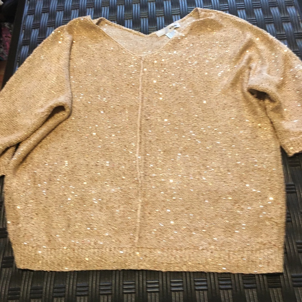 WD-NY GOLD 3/4 Sleeve Sweater, LIKE NEW!!!!!